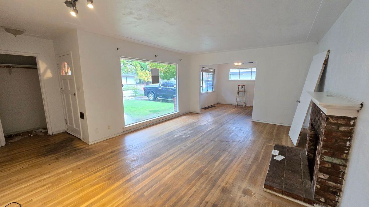 1235 W Dayton Ave - Photo 2 of 21