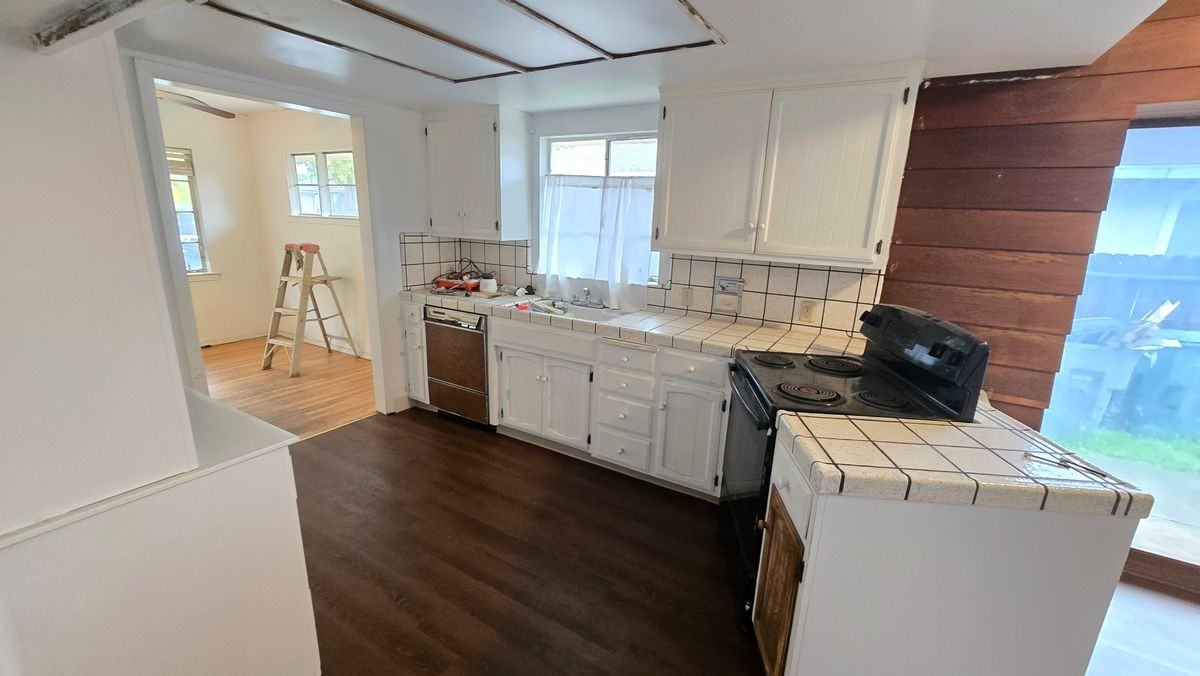 1235 W Dayton Ave - Photo 5 of 21