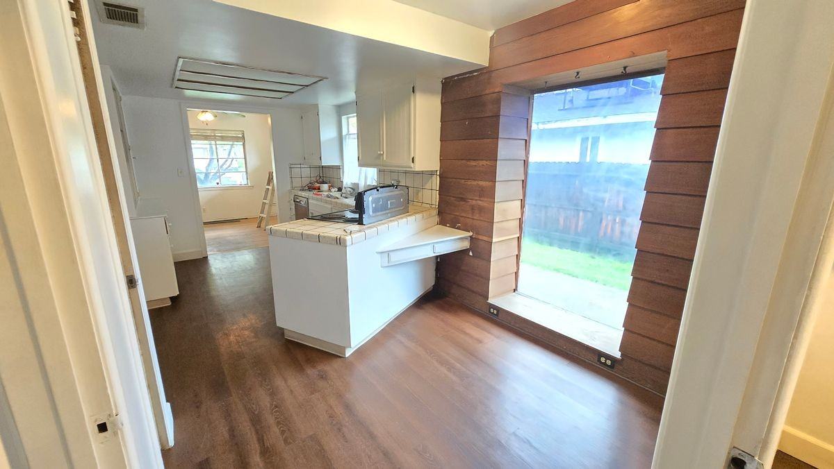 1235 W Dayton Ave - Photo 7 of 21