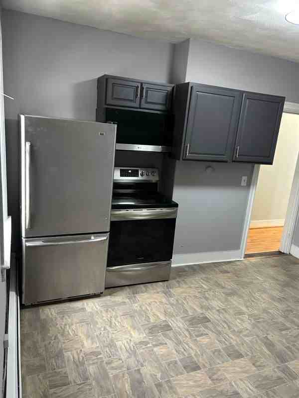 483 Pontiac Ave ##3 - Photo 3 of 4