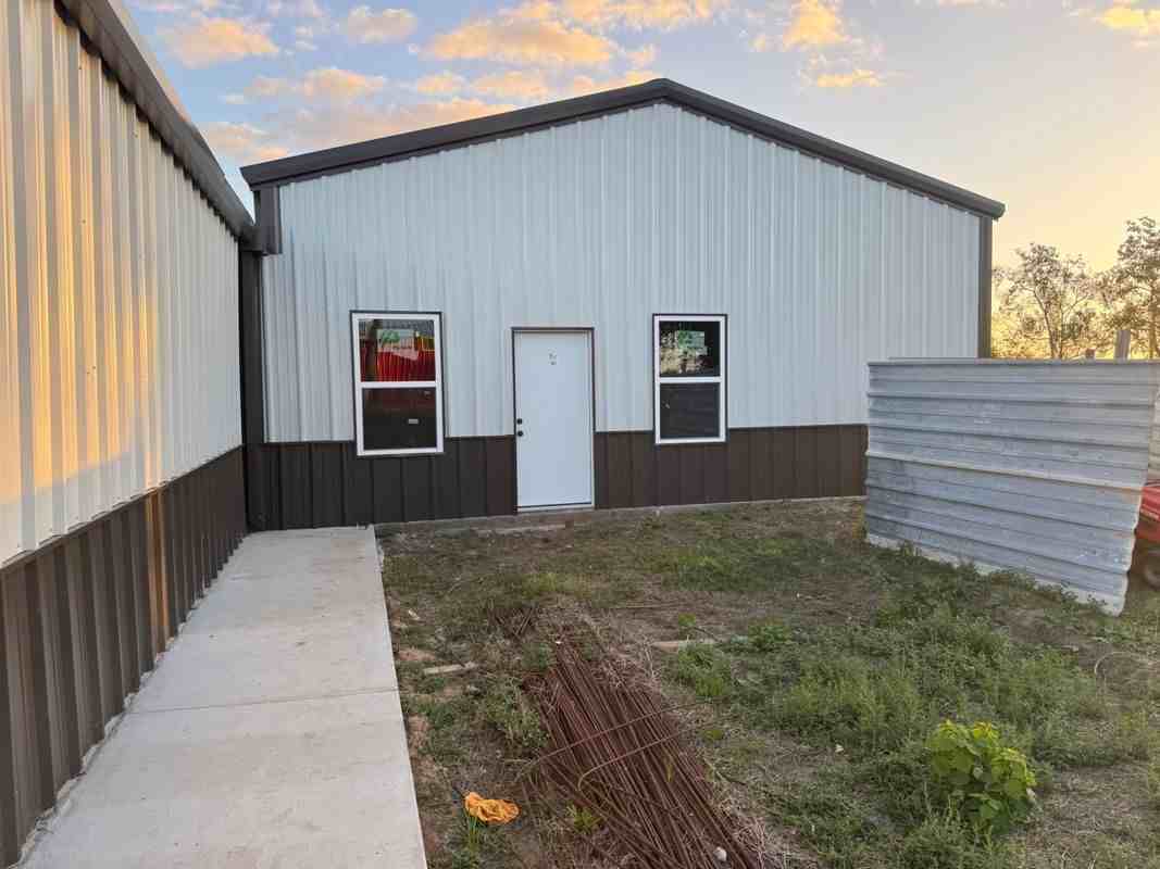 13591 Cochran Rd - Photo 3 of 7