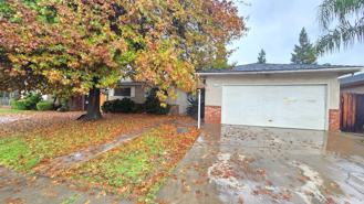 4184 N Briarwood Ave - Photo 1 of 1