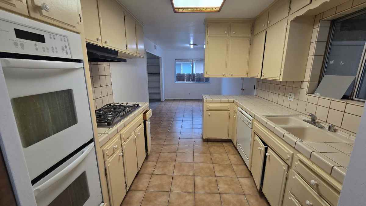 4184 N Briarwood Ave - Photo 5 of 21