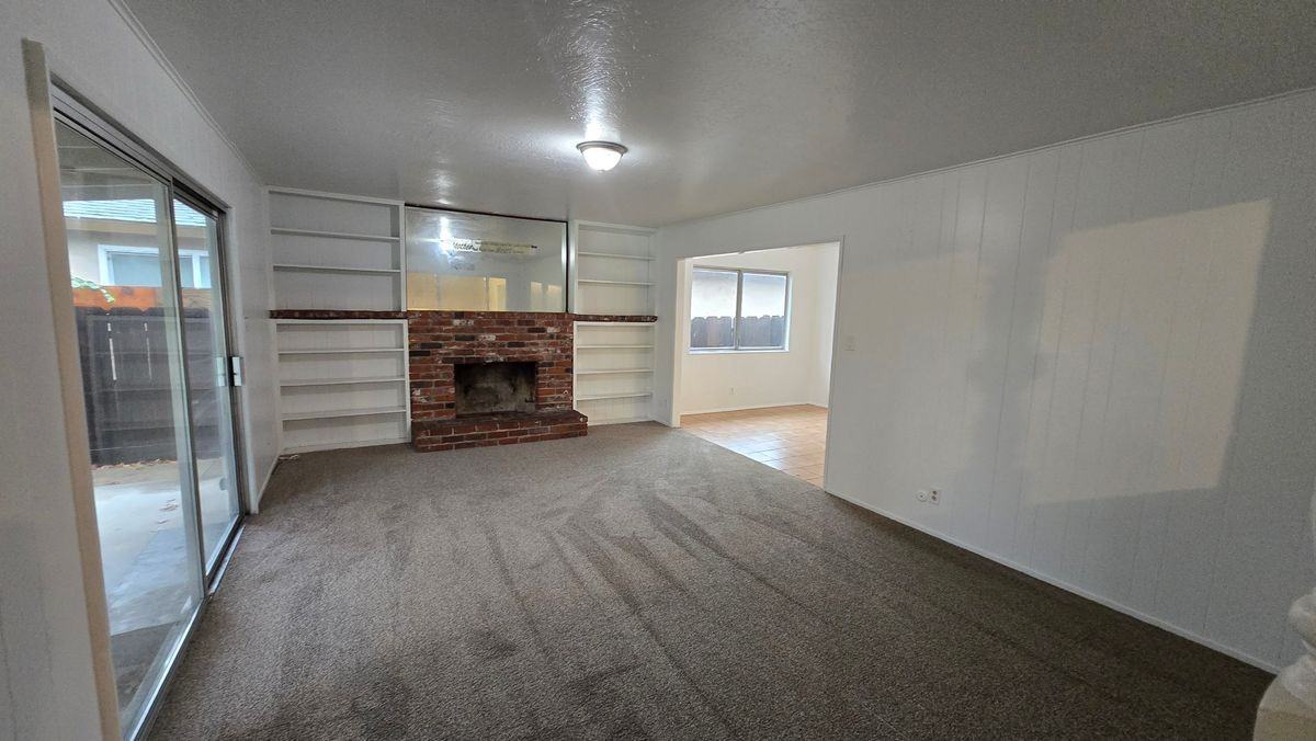 4184 N Briarwood Ave - Photo 7 of 21