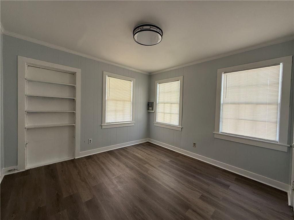 1206 Alba St - Photo 5 of 14