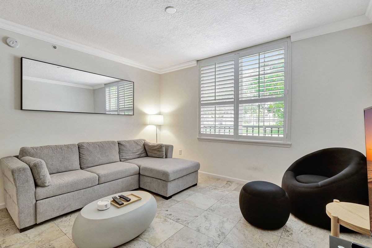 580 S Sapodilla Ave ##105 - Photo 6 of 11