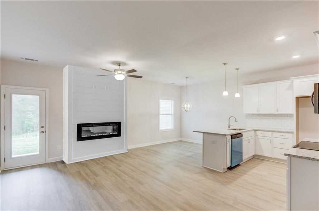 6408 Pine Station Dr - Photo 4 of 29