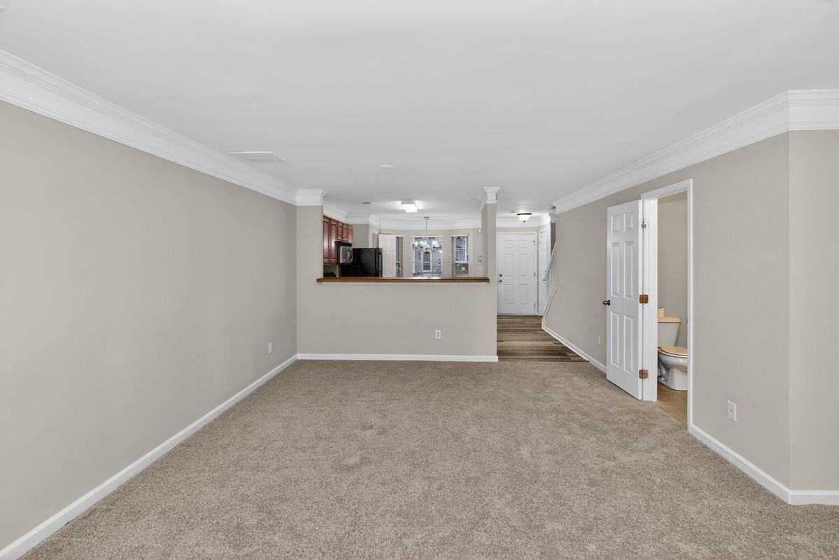 837 Crestwell Cir Sw - Photo 5 of 16