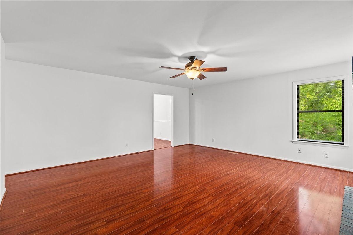 408 Alex Dr - Photo 7 of 48