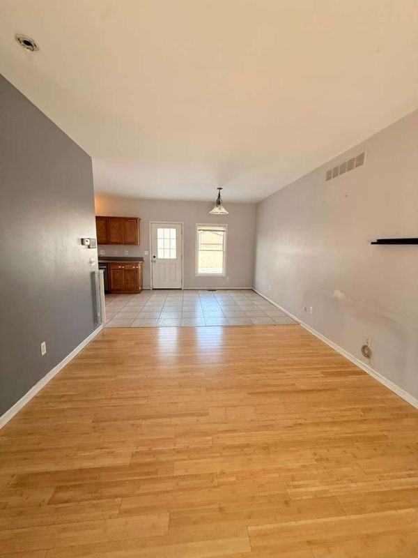 30441 Groveland St - Photo 2 of 20