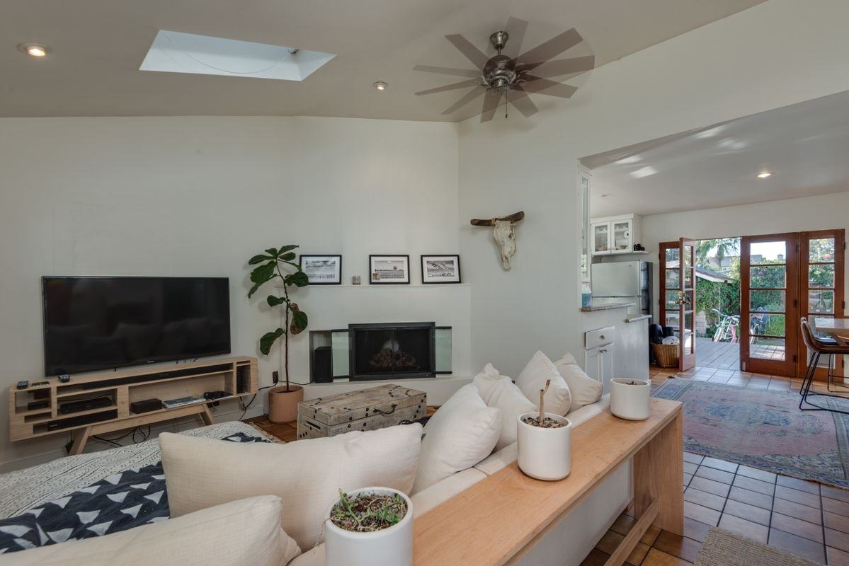 913 Lucille Ave - Photo 4 of 20