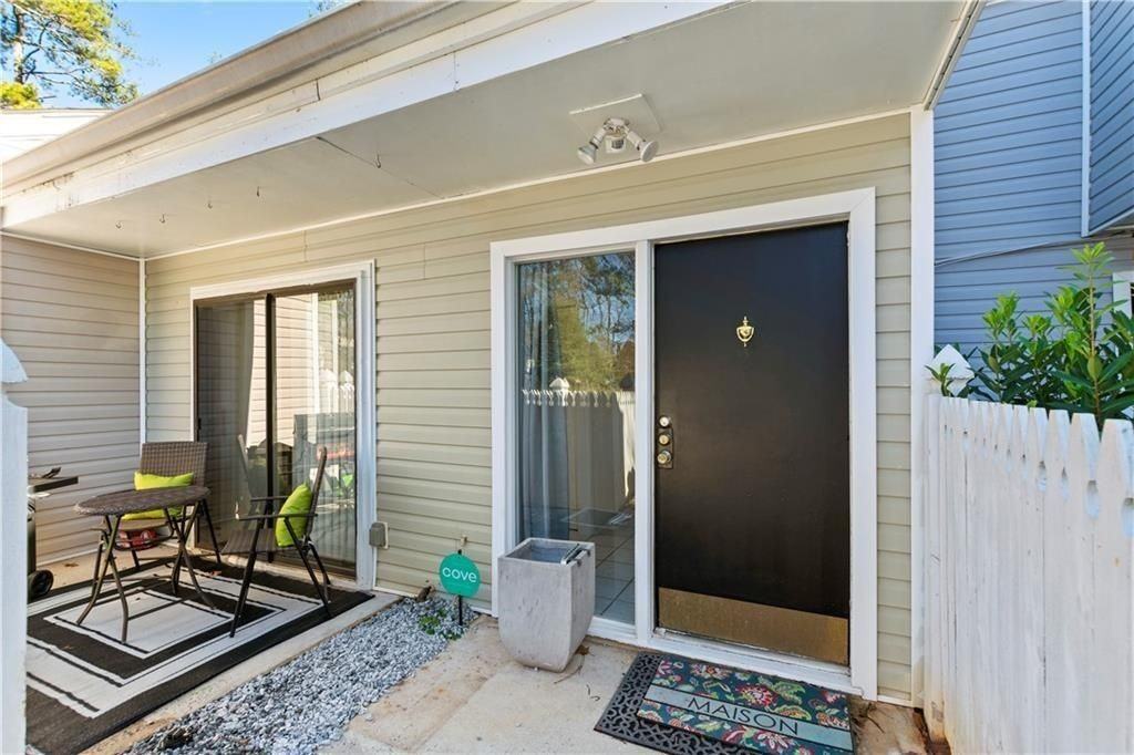 2685 Meadowlawn Dr Se - Photo 2 of 26