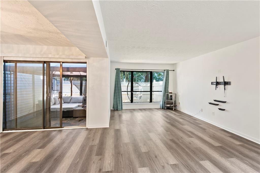 2685 Meadowlawn Dr Se - Photo 6 of 26