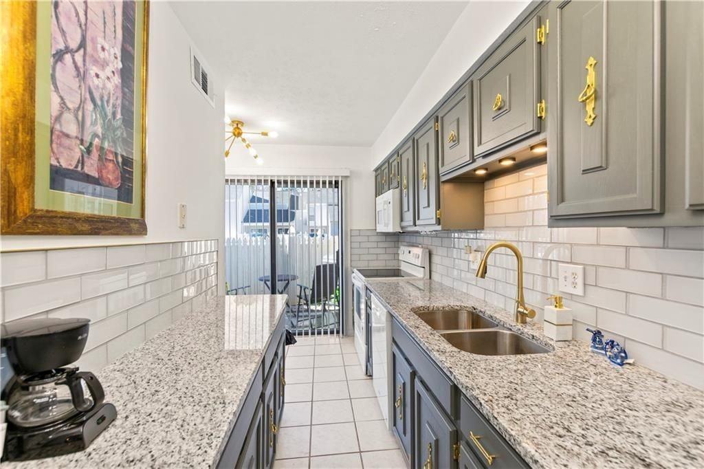 2685 Meadowlawn Dr Se - Photo 7 of 26