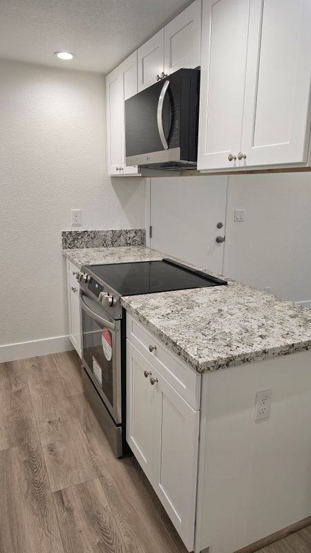 1425 Oak Ave - Photo 4 of 18