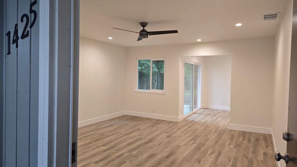 1425 Oak Ave - Photo 6 of 18