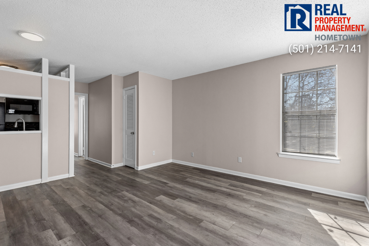 Orleans Square Apartments - Photo 2 of 12