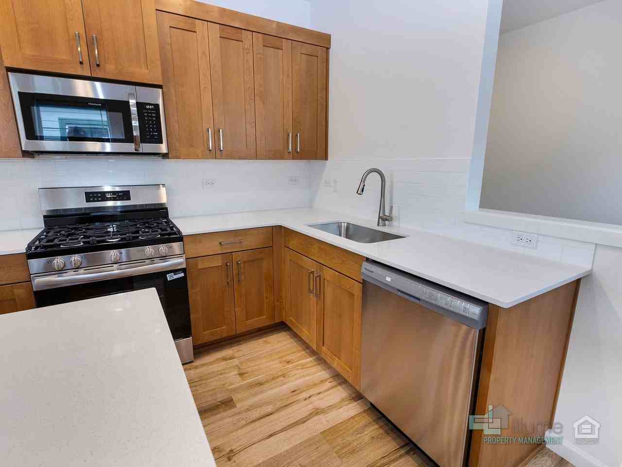 3675 Sw 209th Ave - Photo 4 of 47