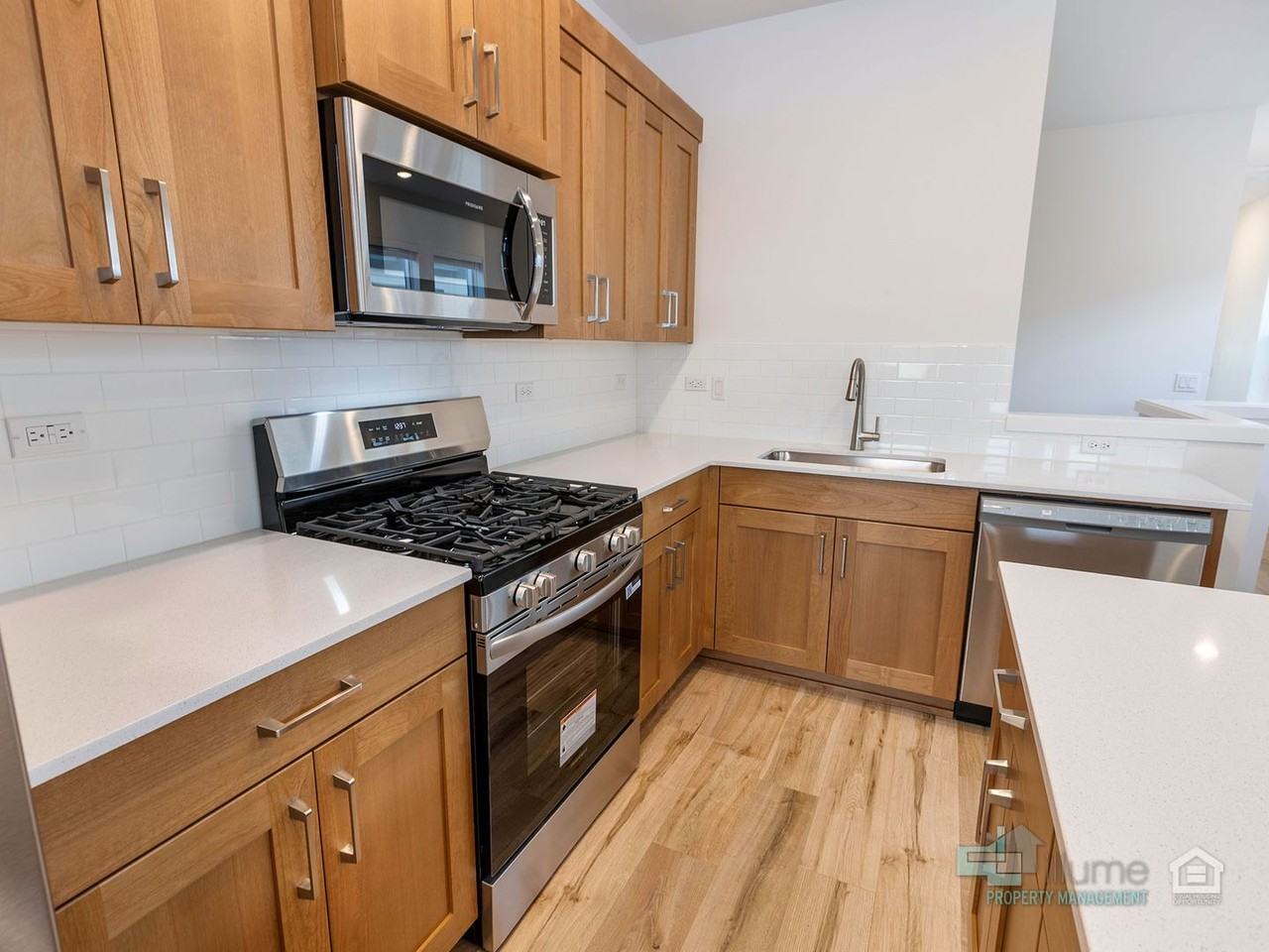3675 Sw 209th Ave - Photo 5 of 47