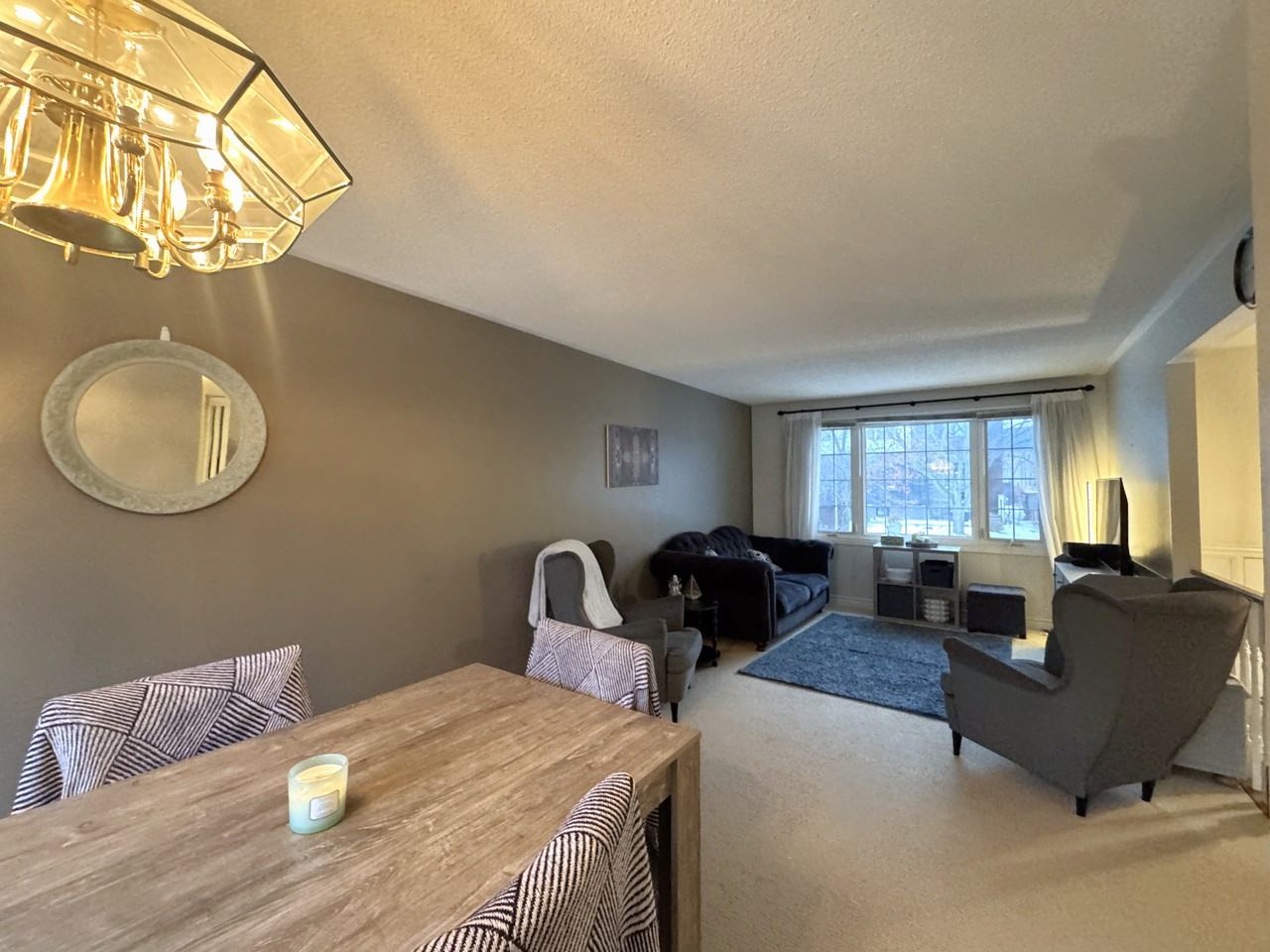 2294 Wyandotte Dr - Photo 4 of 31