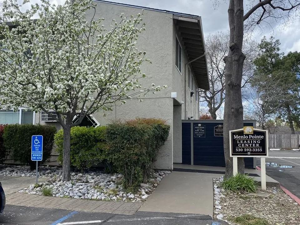 Menlo Pointe - Photo 2 of 25