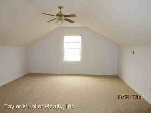 202 Melonie Dr - Photo 2 of 8