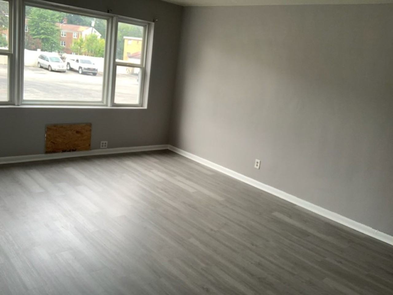 SLA - Superior Luxor - Photo 4 of 9