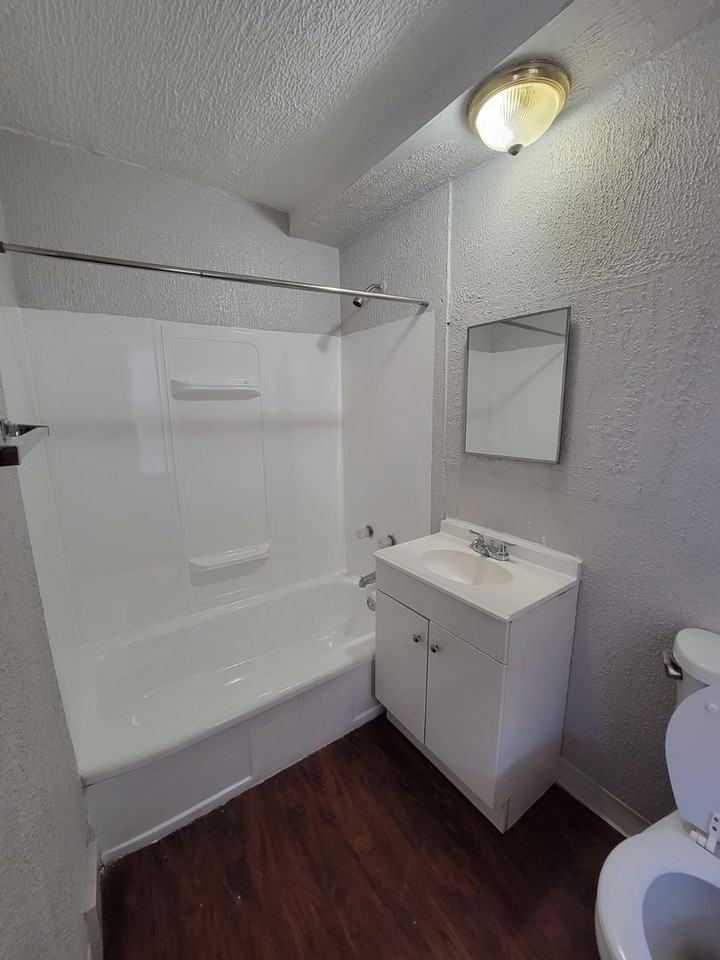 SLA - Superior Luxor - Photo 5 of 9