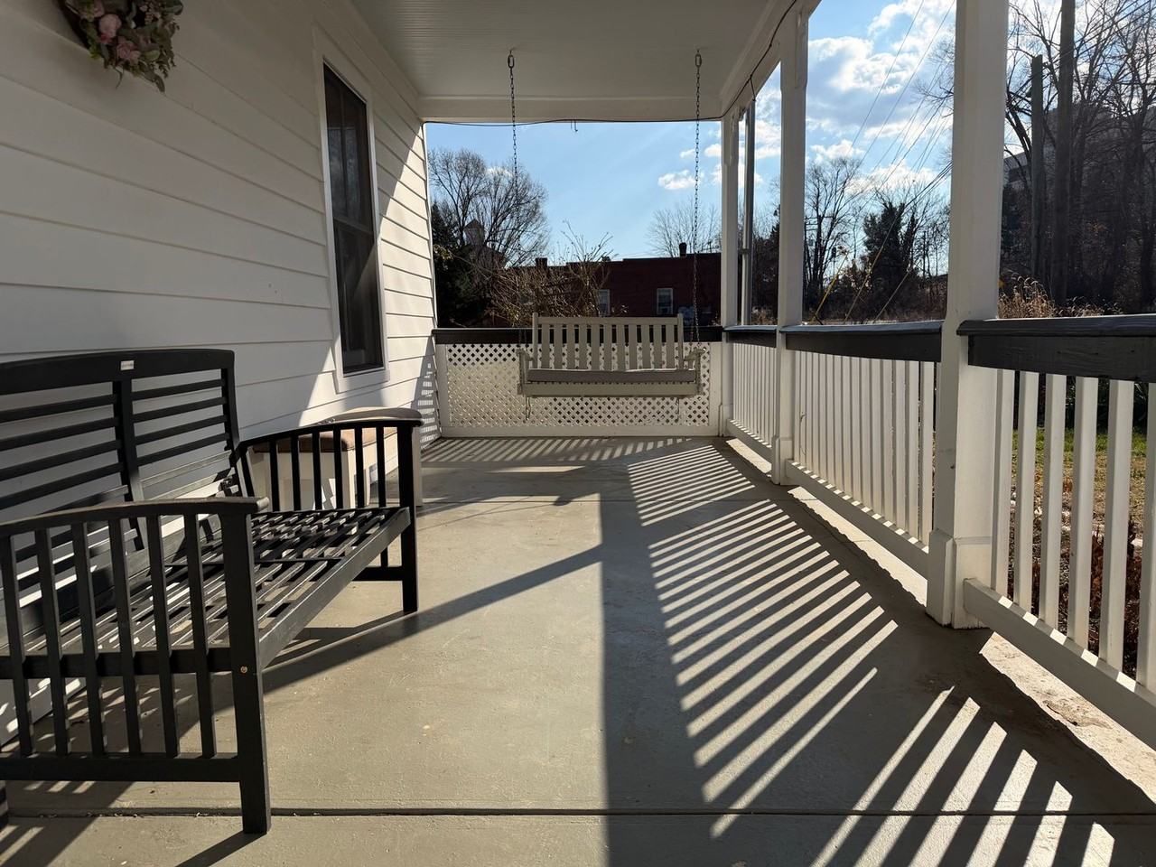 5826 Railroad Ave - Photo 5 of 41