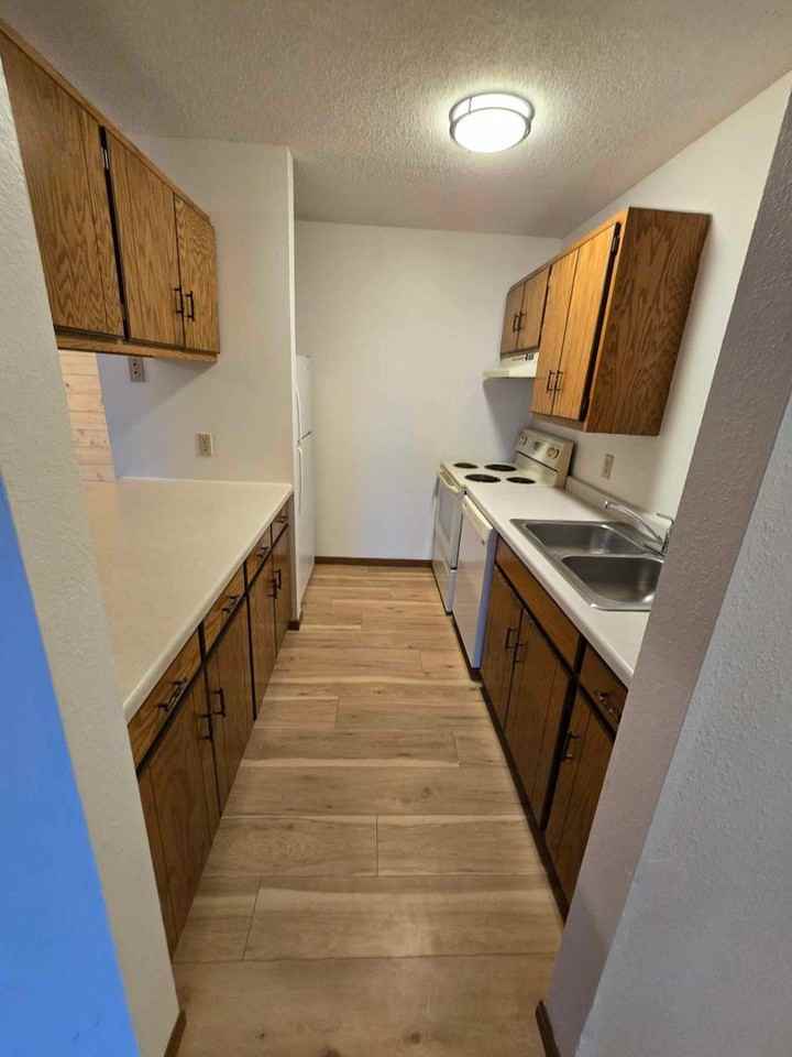 River Road Apartments - Photo 3 of 18