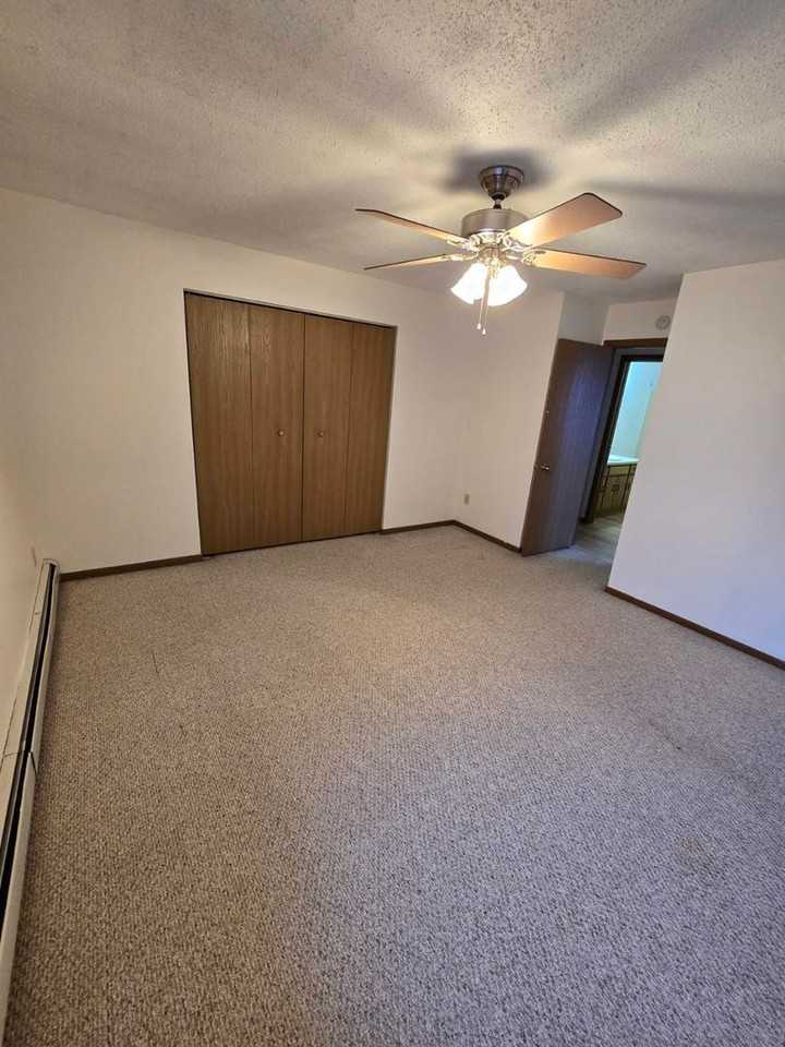 River Road Apartments - Photo 7 of 18