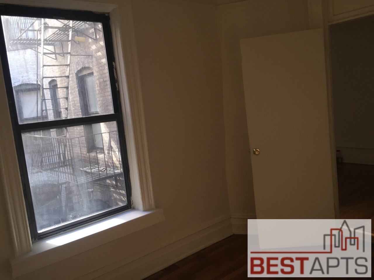 W 207th St & Vermilyea Ave #5e