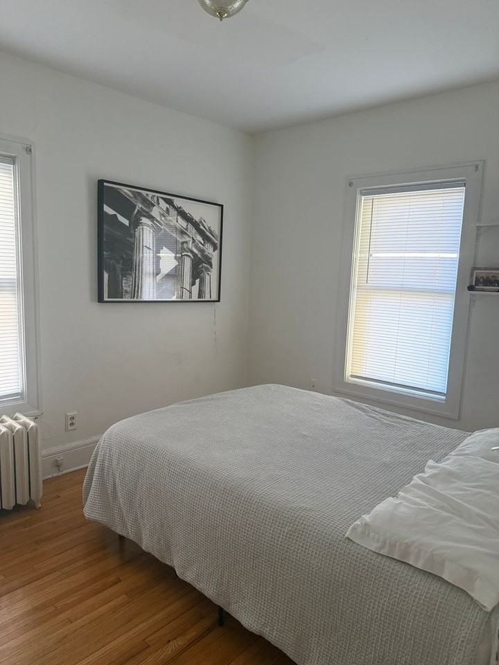 1067 Saint Clair Ave - Photo 3 of 16