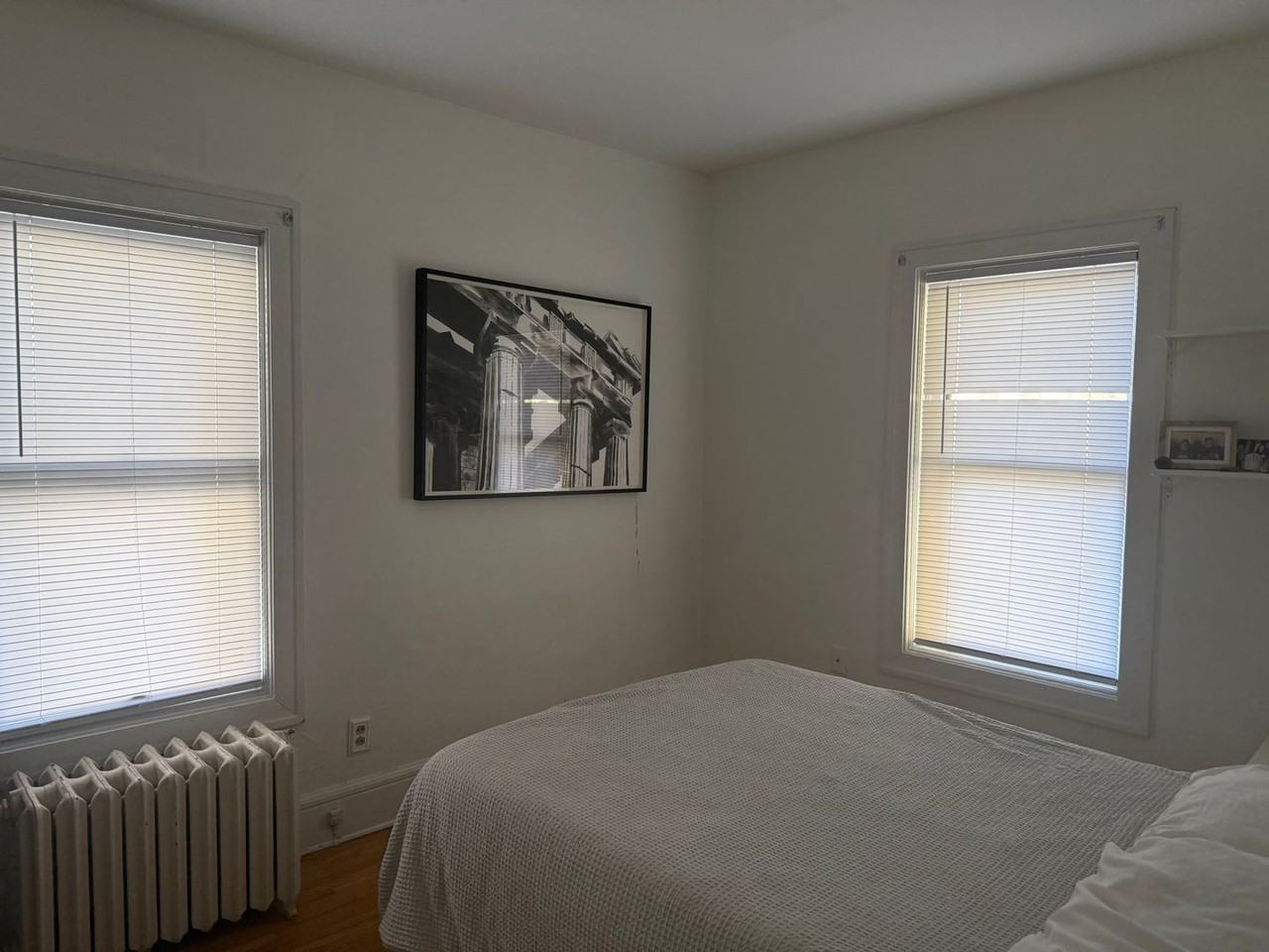 1067 Saint Clair Ave - Photo 4 of 16