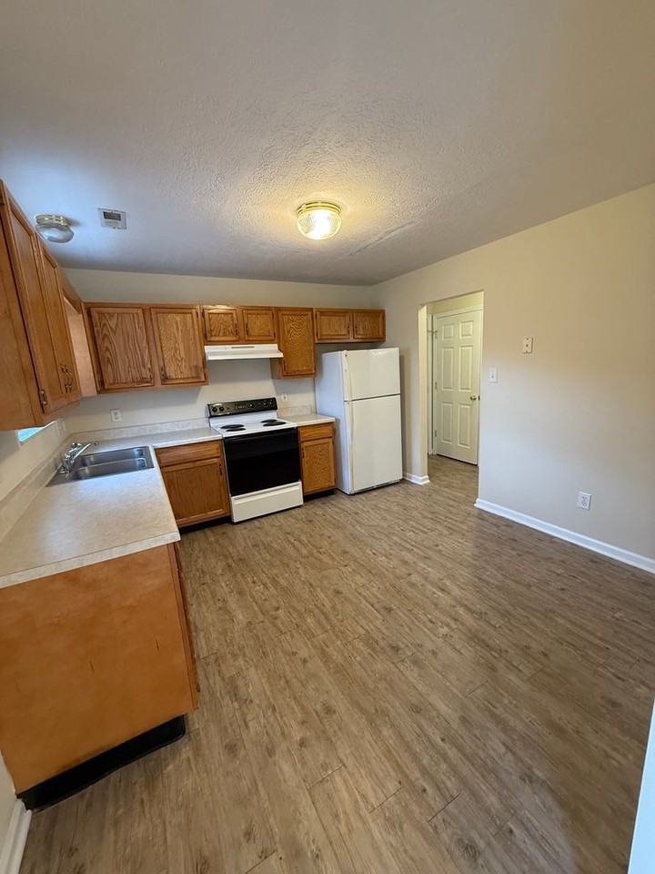 716 Gracewood Way - Photo 4 of 21