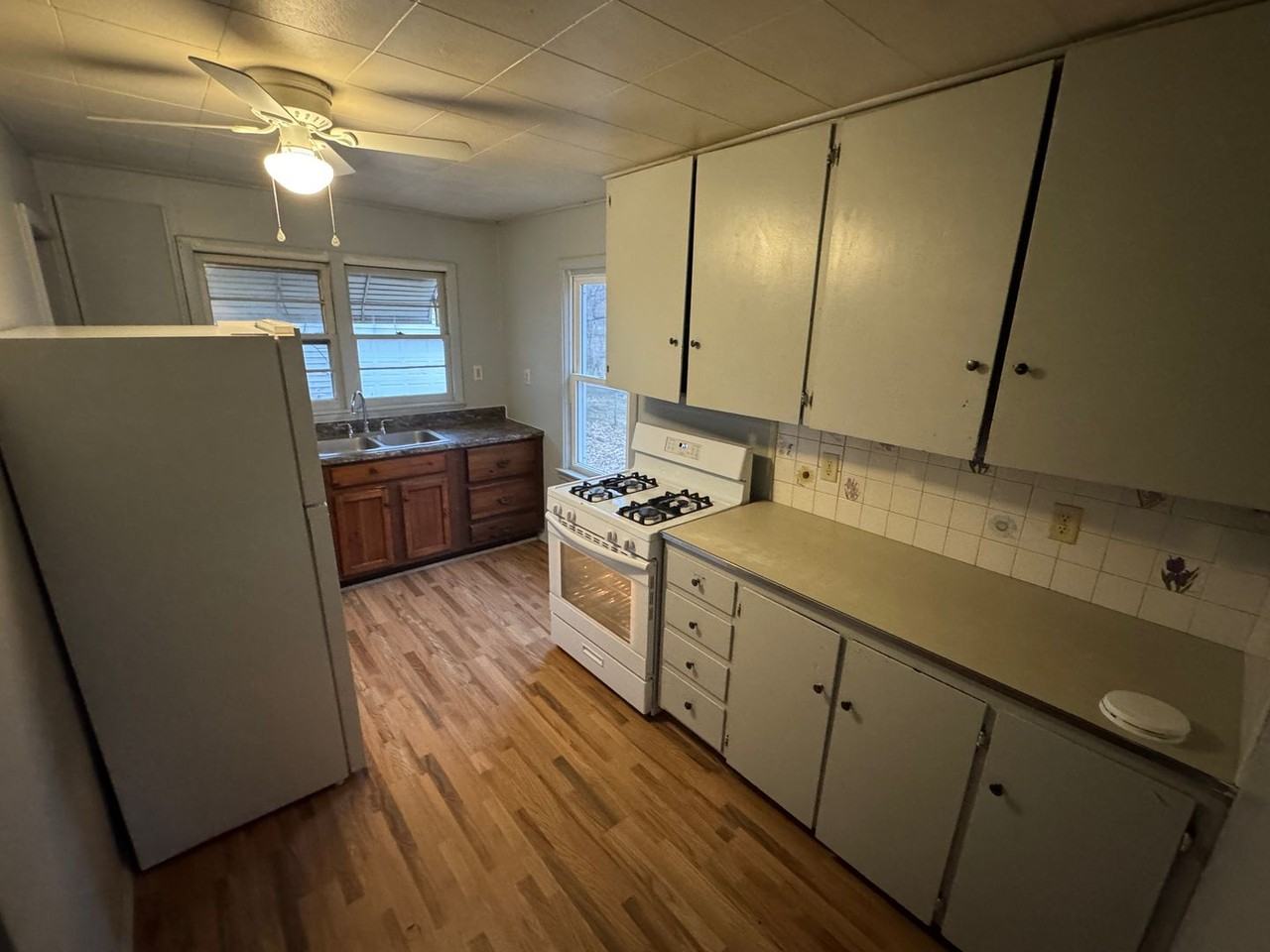 2019 S Elizabeth St - Photo 7 of 12