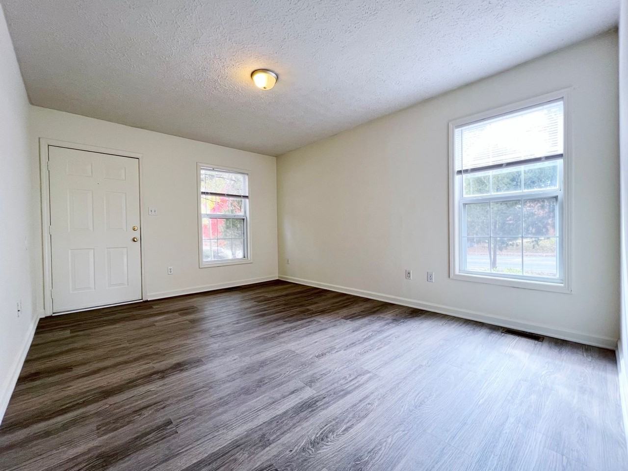 2200 Spring Garden St - Photo 3 of 10