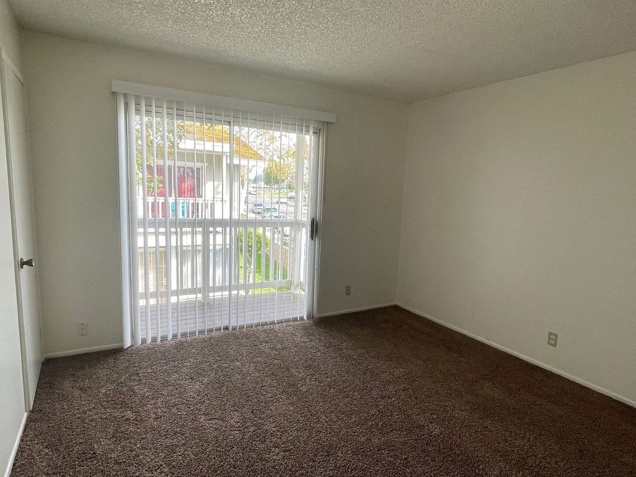 421 E Park Ave #1 - Photo 7 of 8