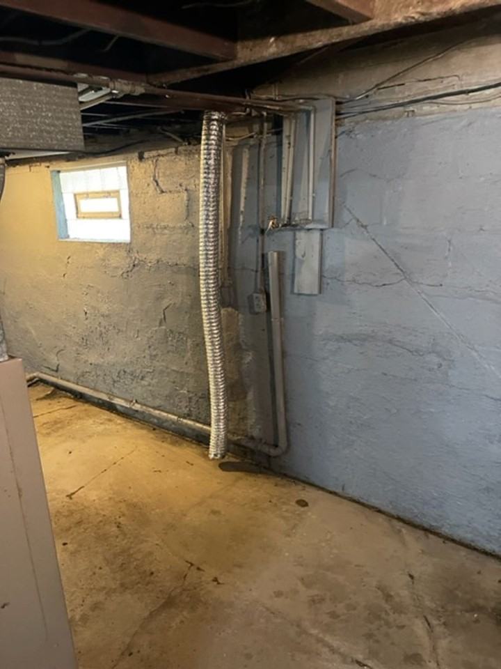 3074 Toledo Ave - Photo 4 of 32