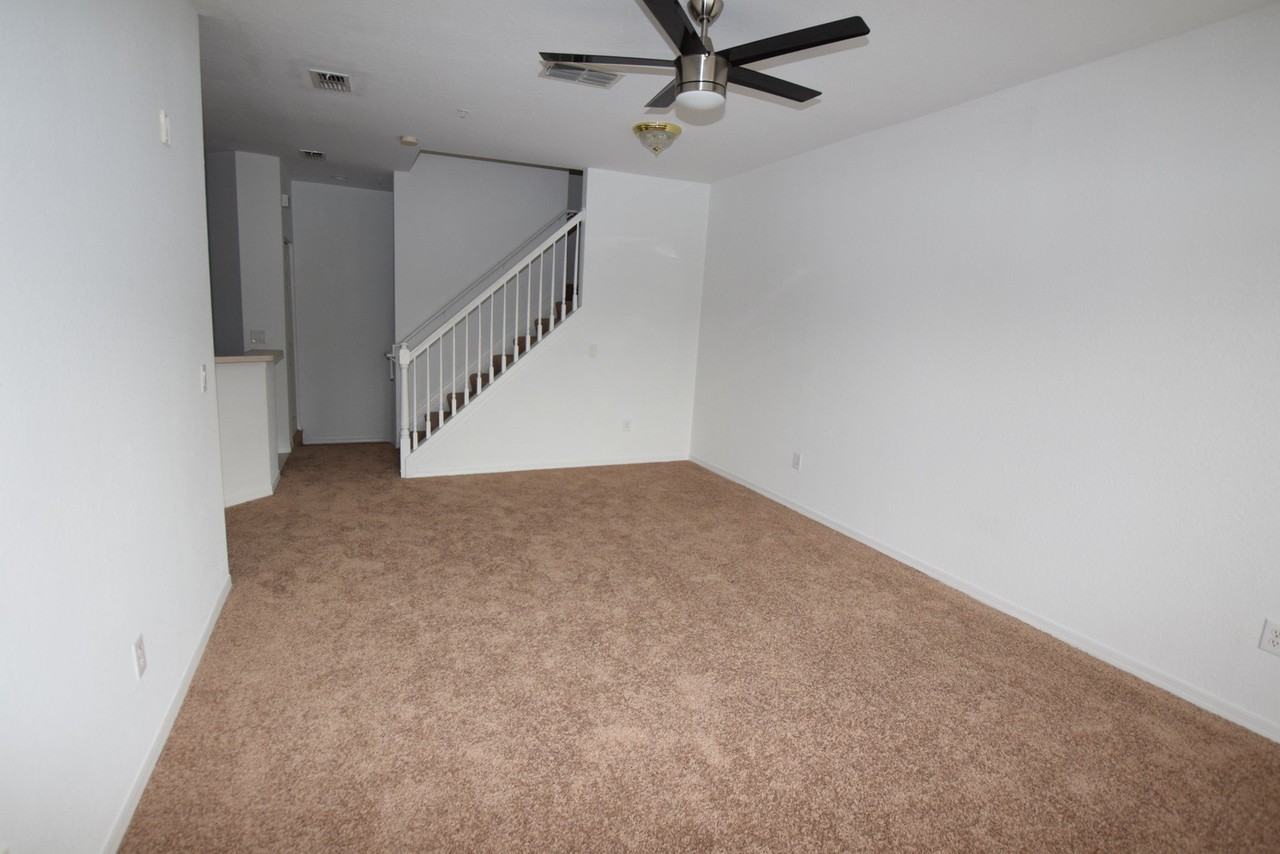 2604 Grand Central Pkwy #2 - Photo 3 of 14