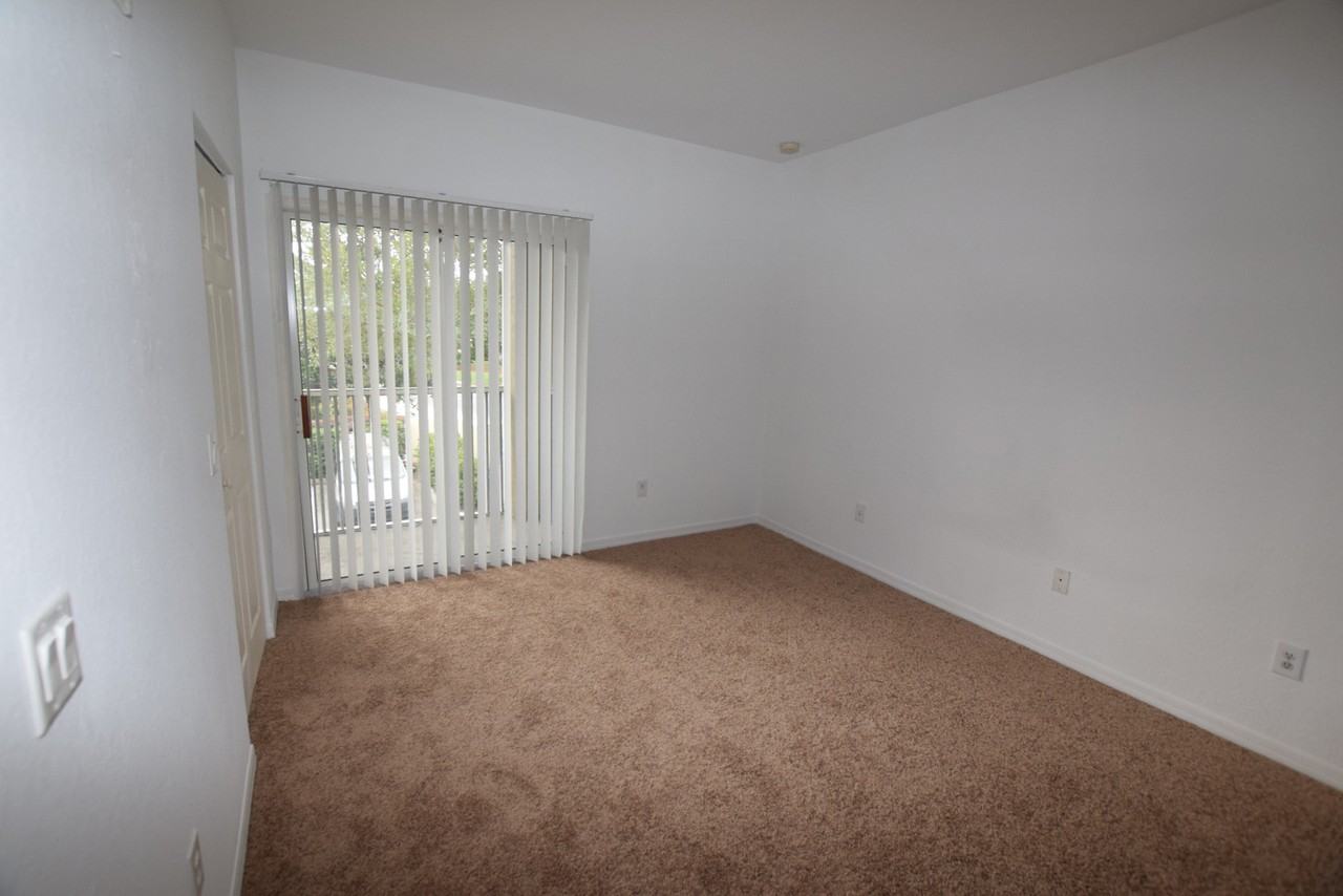 2604 Grand Central Pkwy #2 - Photo 6 of 14