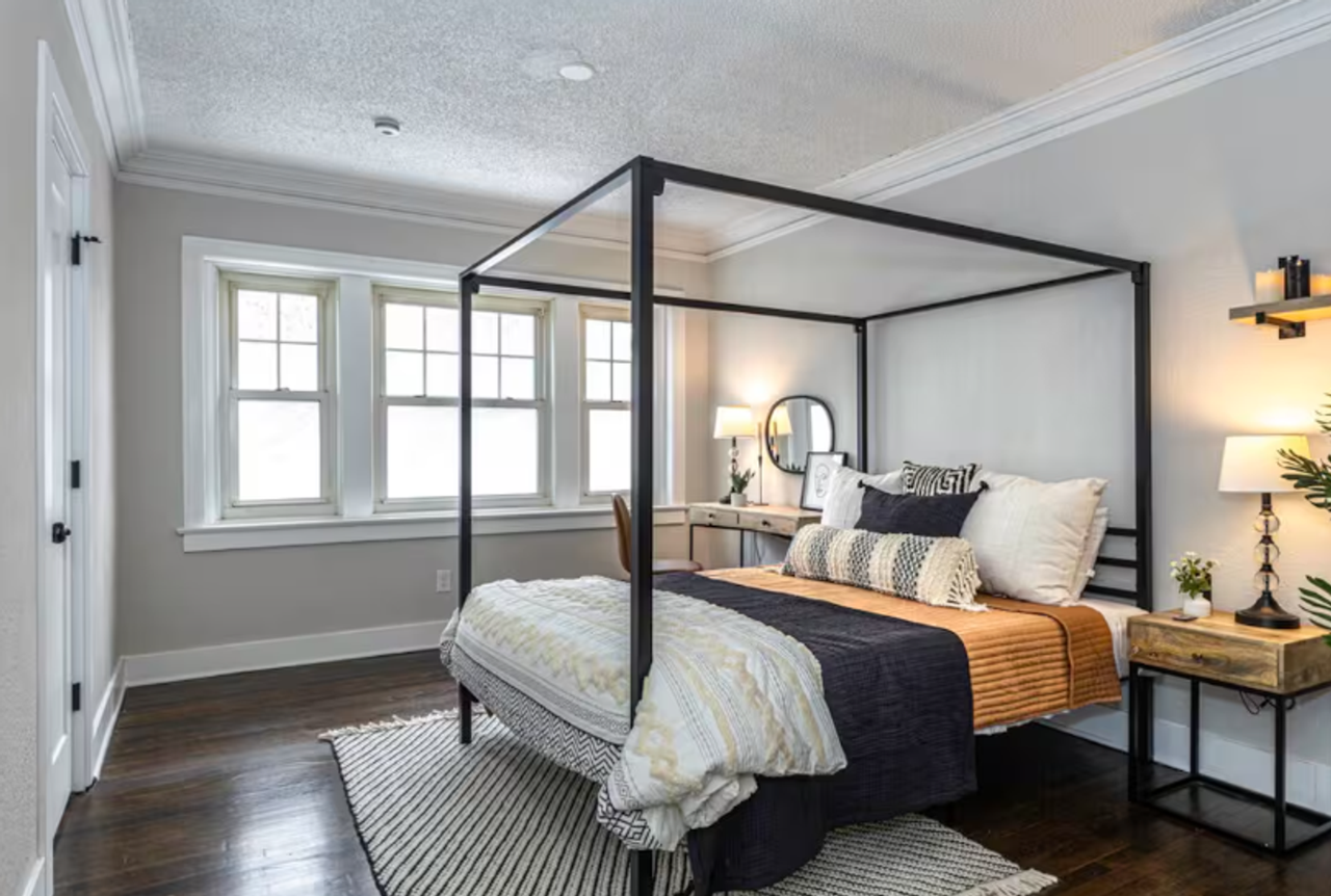 Windsor Manor - Photo 3 of 30