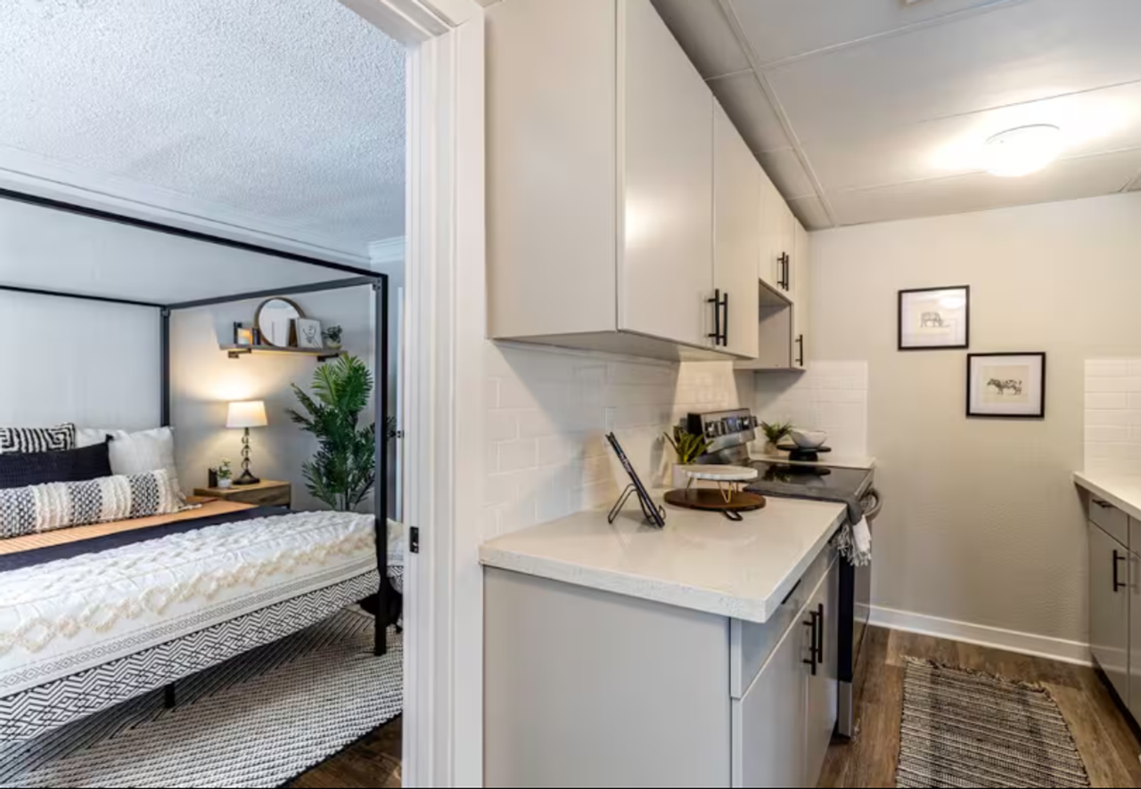 Windsor Manor - Photo 4 of 30