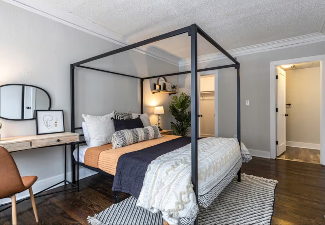 Windsor Manor - Photo 6 of 30