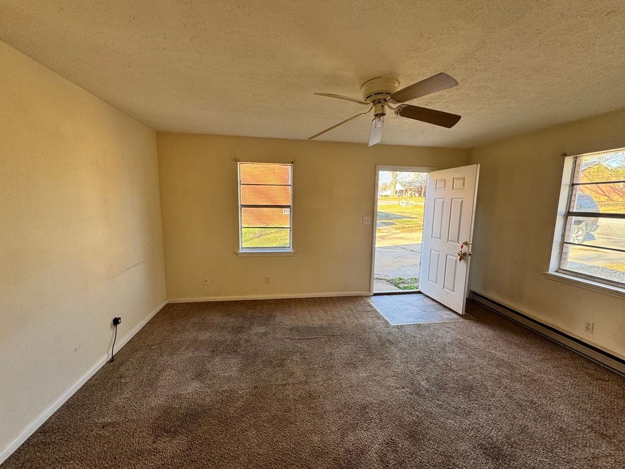 128 Woodland Ave - Photo 5 of 25