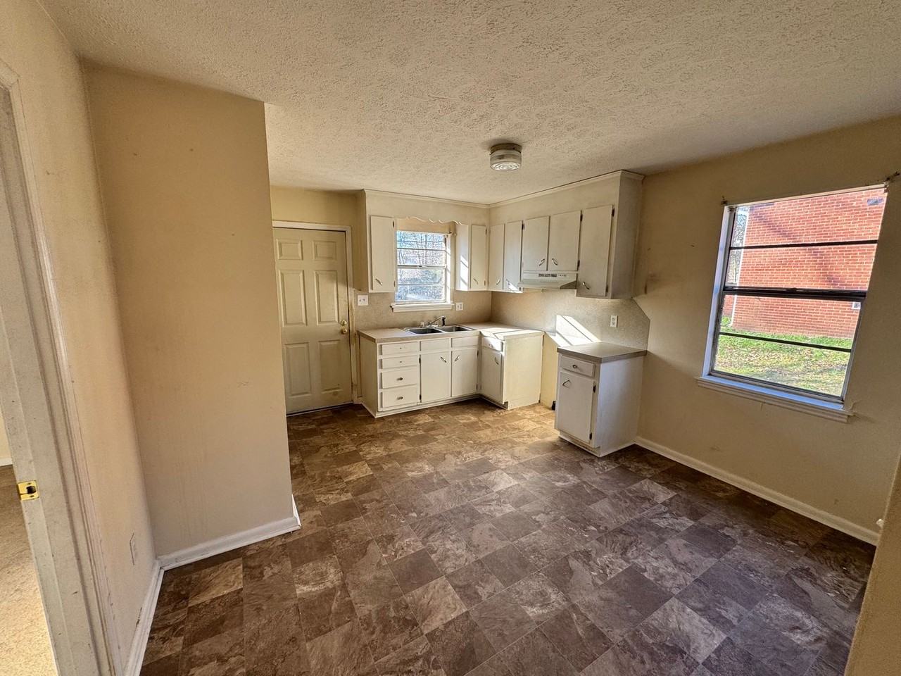 128 Woodland Ave - Photo 7 of 25