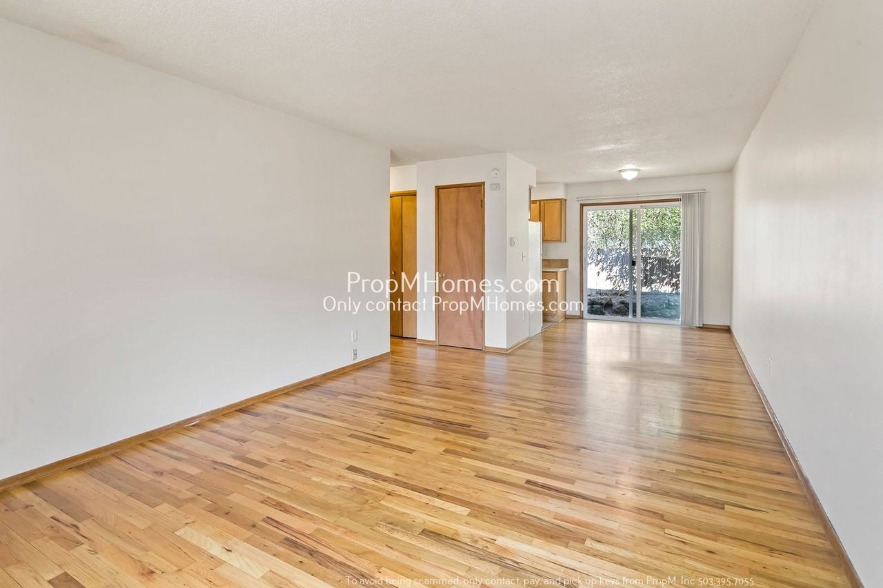 50 Se 73rd Ave - Photo 4 of 17