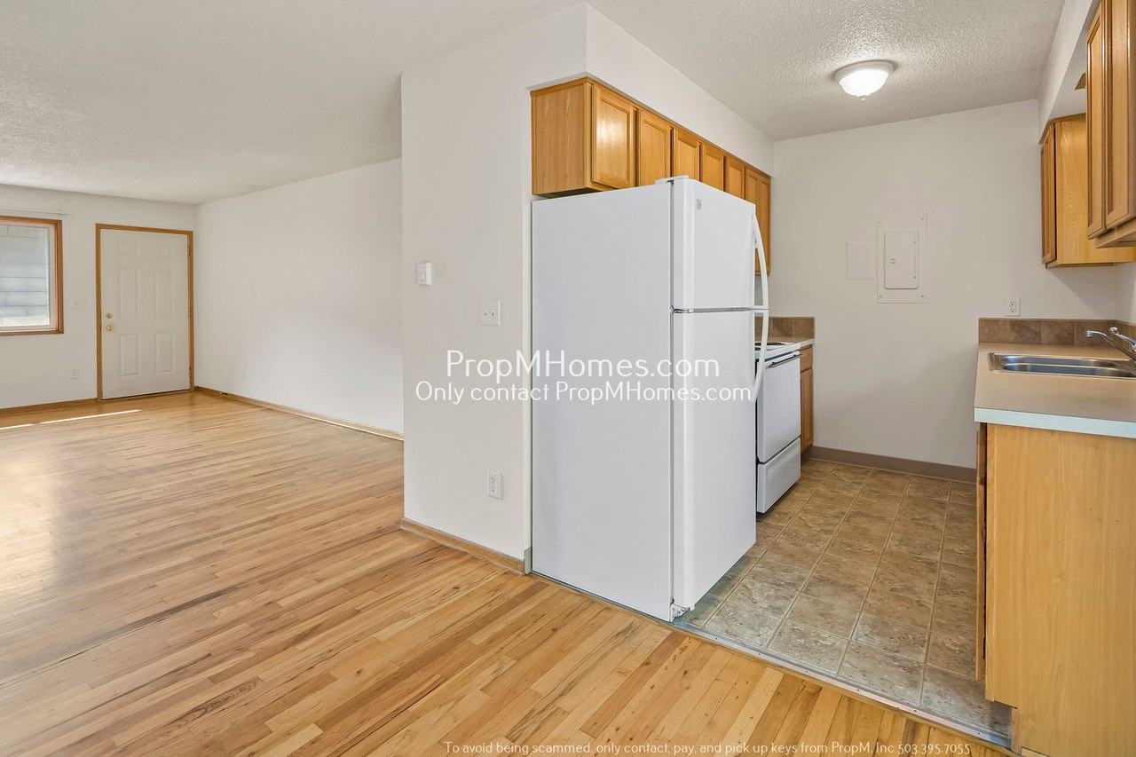 50 Se 73rd Ave - Photo 6 of 17