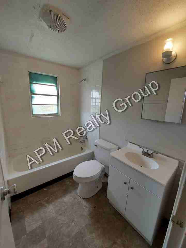 2710 Howell Ct Apt B - Photo 7 of 7