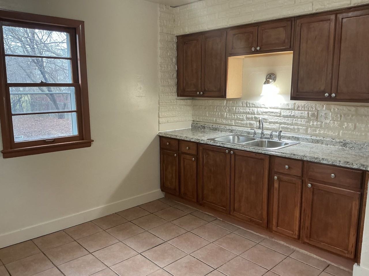 4719 N 46th St - Photo 5 of 19